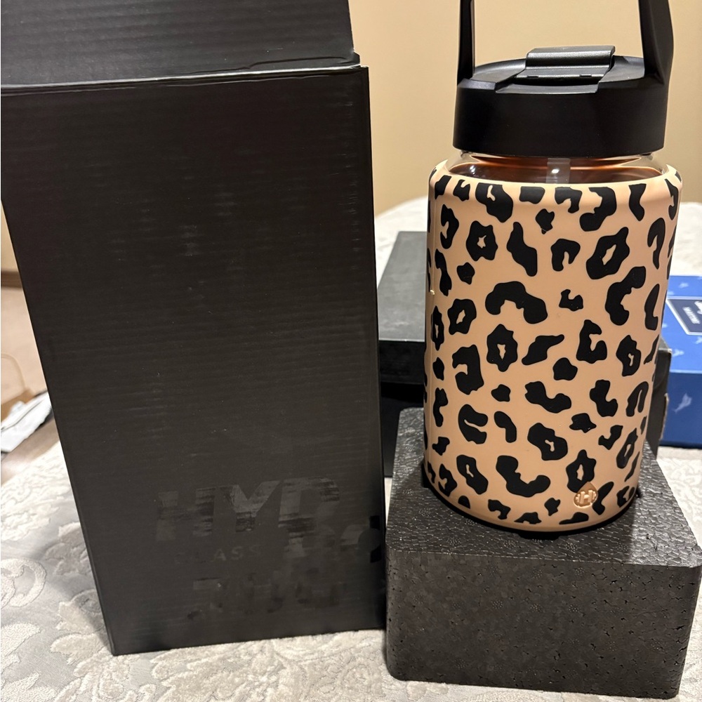Hydro Flask Leopard Print Water Bottle
